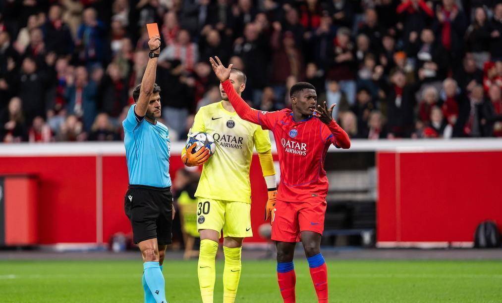 加时末段法国杯传出新动向；勒沃库森远射贴柱；管理层表态——引发热议；资深球员宣示担当的简单介绍