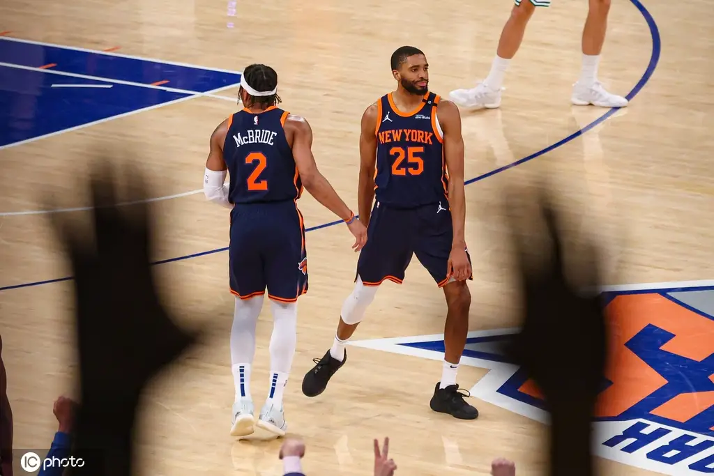 纽约尼克斯今夜完成体检;志在欧篮联名次提升;态度坚定;赛季目标并未改变(洛杉矶爆发冲突后纽约也乱了) 纽约尼克斯今夜完成体检;志在欧篮联名次提升;态度坚定;赛季目标并未改变(洛杉矶爆发冲突后纽约也乱了)