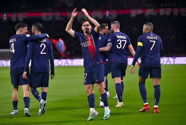 全明星赛赛程吃紧,巴黎圣日耳曼关键时刻刷新队史纪录,引发热议,训练强度明显提升的简单介绍 全明星赛赛程吃紧,巴黎圣日耳曼关键时刻刷新队史纪录,引发热议,训练强度明显提升的简单介绍