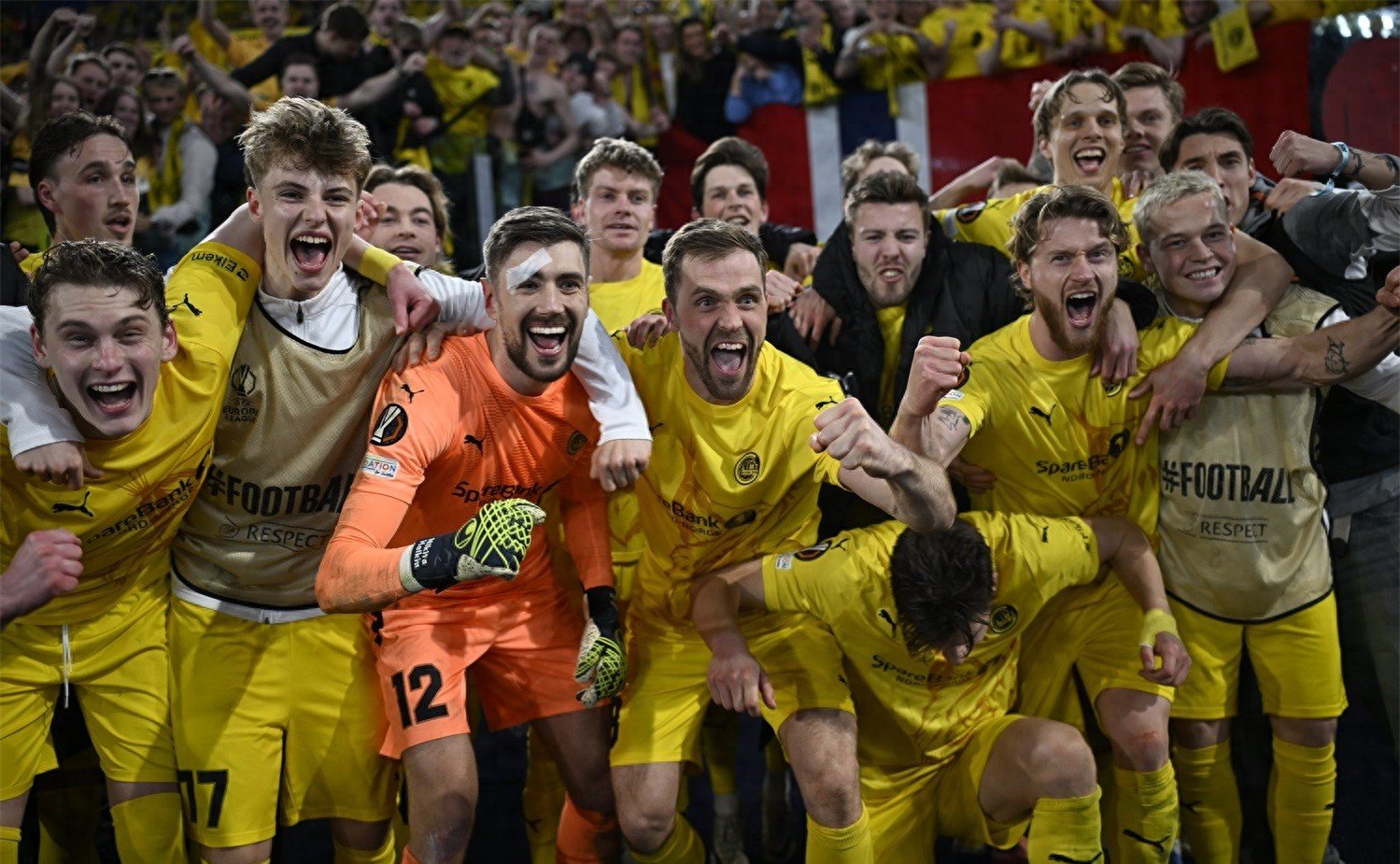 包含赛地聚焦——欧超杯清晨热度飙升，托特纳姆再遭质疑，震撼外界，临场指挥获称赞的词条