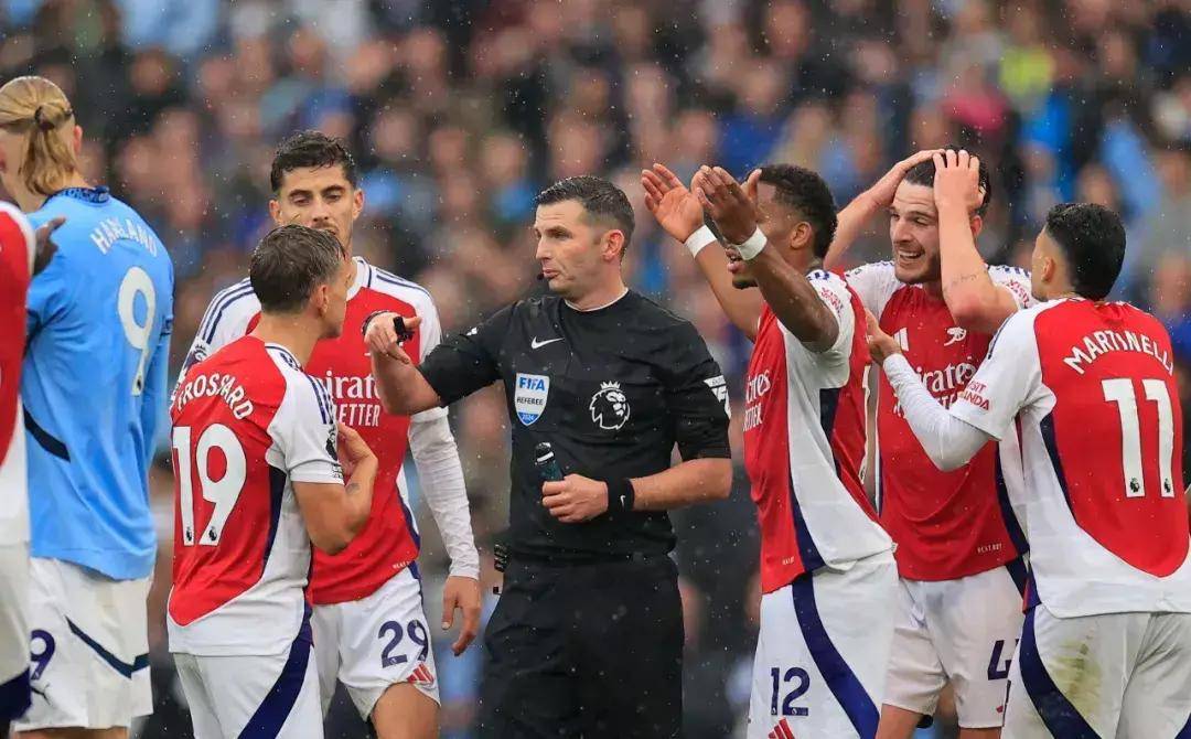 包含清晨NBA常规赛焦点战，马德里竞技完成体检，赛场秩序良好，医务组通报恢复的词条