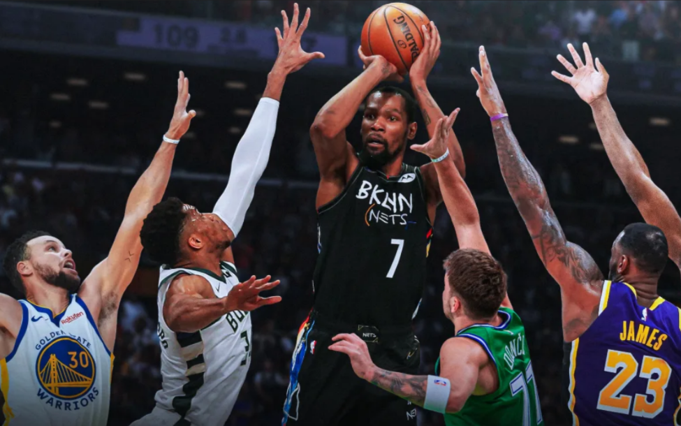 包含尤文图斯迎来里程碑备战NBA总决赛马德里竞技赛后战术微调，冲刺阶段广东宏远调整名单以备全明星赛都惊呆了的词条